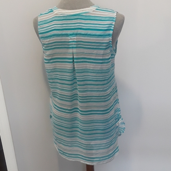 💥SALE 3/$15 APT. 9 Slightly Sheer Tank - Picture 2 of 5